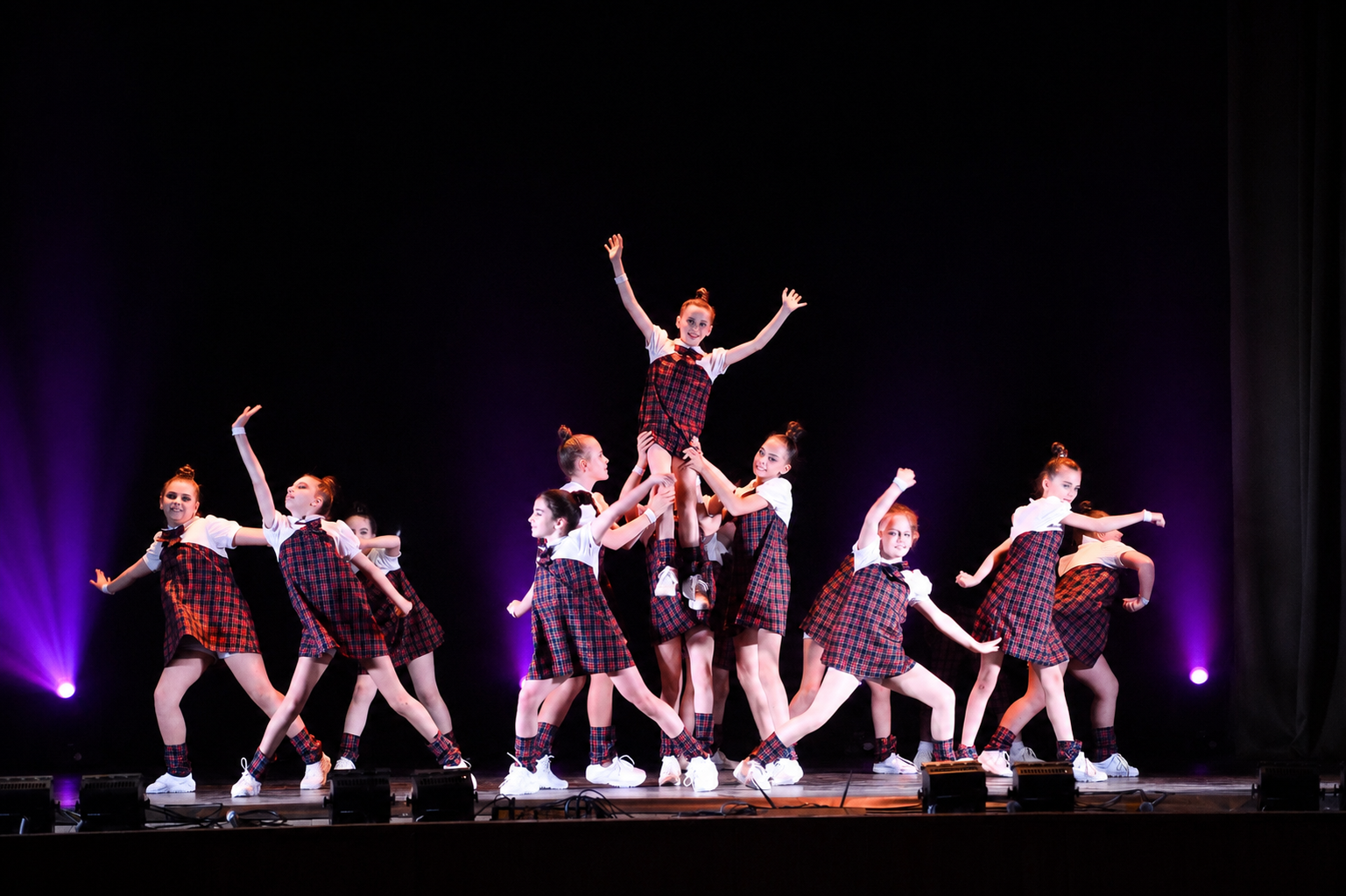 Children training at DIAMANT Dance Studio